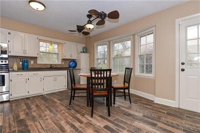 Enjoy Nature While Eating! Huge Open Kitchen with 