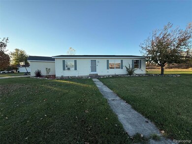 5106 Hawthorn Dr, Brown City, MI 48416 - photo 7