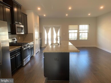 18106 Red Cedar Rd, Dumfries, VA 22026 - photo 6