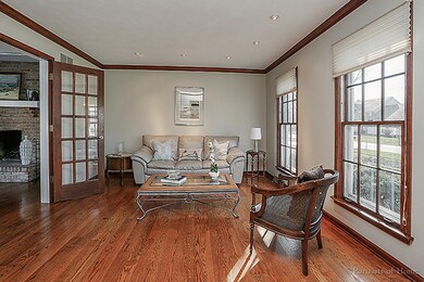 369 Bluegrass Dr, Wheaton, IL 60189 - photo 3