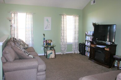 321 Misty Brooke Dr, Mount Washington, KY 40047 - photo 2