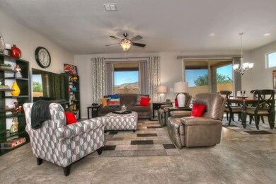 Living room/ Dinette