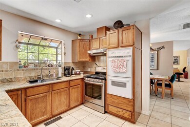 Garden window.  Double oven & gas oven/stove.  Wonderful for guests & large gatherings.