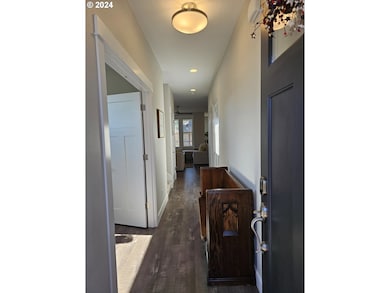 947 NE 17th Ave, Canby, OR 97013 - photo 3