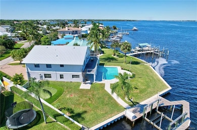 On St. Lucie River with Ocean Access