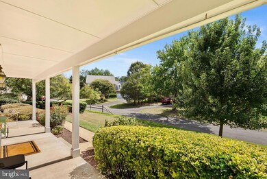 12902 Tarragon Ct, Herndon, VA 20171 - photo 6