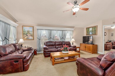 829KingsWay-006