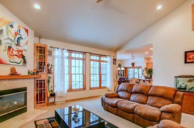 2378 McCoomsky Ln, Sun Prairie, WI 53590 - photo 4