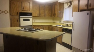 19950 Driftwood Ln unit 309, Bend, OR 97702 - photo 2