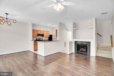 46359 Pryor Square unit 128, Sterling, VA 20165 - photo 5