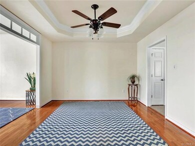 DINNING ROOM WITH HARDWOODS, TRAY CEILING W/CROWN 