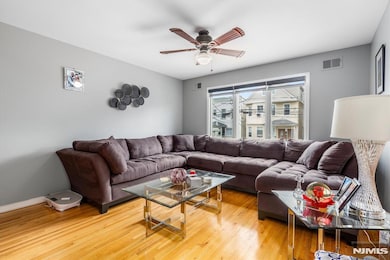 129 Tappan St, Kearny, NJ 07032 - photo 4