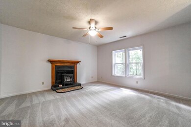 44561 White Pine Ct, California, MD 20619 - photo 4