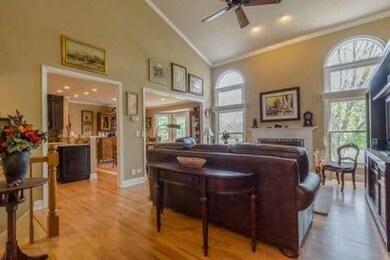 276 N Water St, Batavia, IL 60510 - photo 5