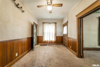 702 Peoria St, Lincoln, IL 62656 - photo 6