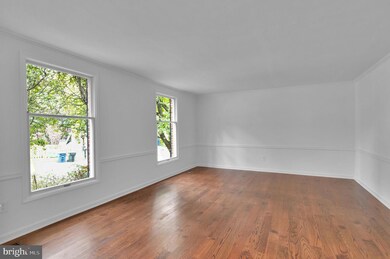 4620 University Dr, Fairfax, VA 22030 - photo 4