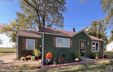 104 4th St unit 104 4th St, Winchester, KS 66097 - photo 3