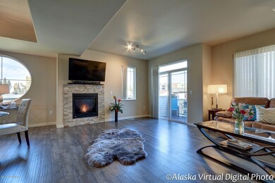 Living Room W/Gas Fireplace
