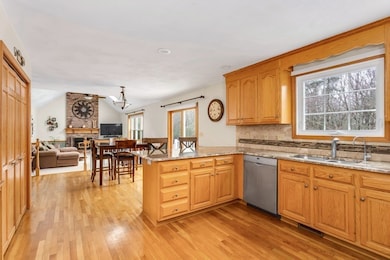 28 Jackson Cir, Franklin, MA 02038 - photo 3