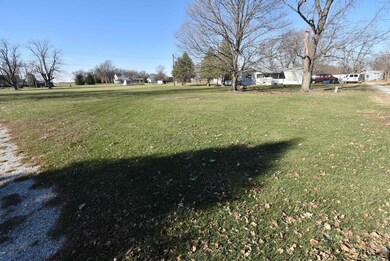 301 W Mauzy St, Boswell, IN 47921 - photo 2
