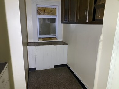 163 Pendleton Ave, Springfield, MA 01109 - photo 4