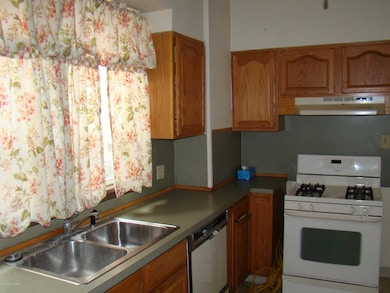 15 Church St, Kingston, PA 18704 - photo 7