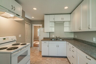 722NAndersonSt_0002