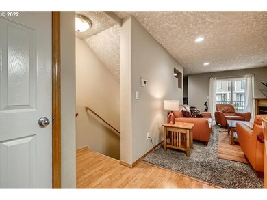 14715 NE Couch St, Portland, OR 97230 - photo 4
