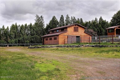 Barn/Riding Area