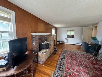 9 Edgewood Ave, MerriMacK, NH 03054 - photo 5