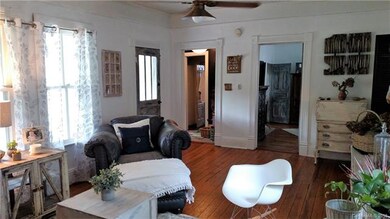 Living room area... looking at entry master bedroo