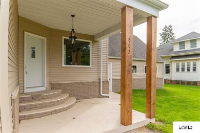 802 Wyatt Ave, Lincoln, IL 62656 - photo 2