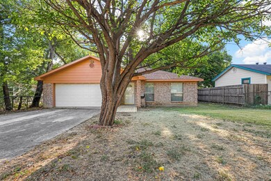 904 Renfro Dr, Fort Worth, TX 76108 - photo 3