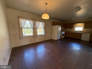 309 Laurel Ave, Fredericksburg, VA 22408 - photo 4