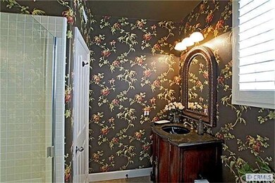 Main Floor Full Bath