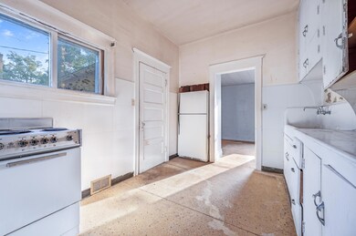 520-7Street-Baldwin-10