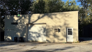 1414 Niles Cortland Rd, Niles, OH 44446 - photo 4