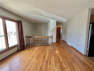 2807 54th St, Des Moines, IA 50310 - photo 6