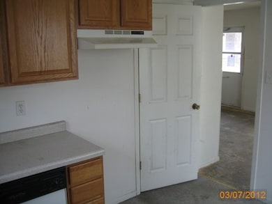 1010 18th St SW, Cedar Rapids, IA 52404 - photo 5