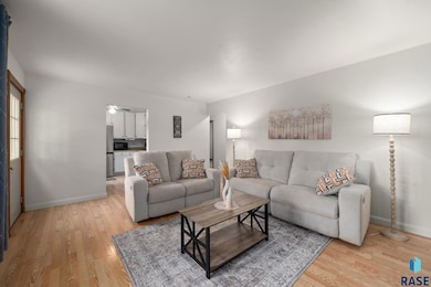 3313 E 18th St, Sioux Falls, SD 57103 - photo 5