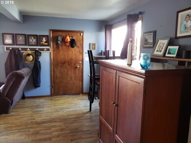 1106 NW Carden Ave, Pendleton, OR 97801 - photo 4