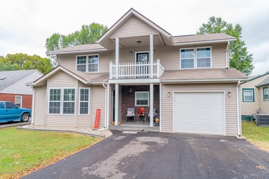 112 Mary St, Jeffersonville, IN 47130 - photo 2