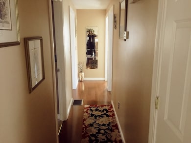 6 Greentree Cir, Springfield, MA 01118 - photo 3