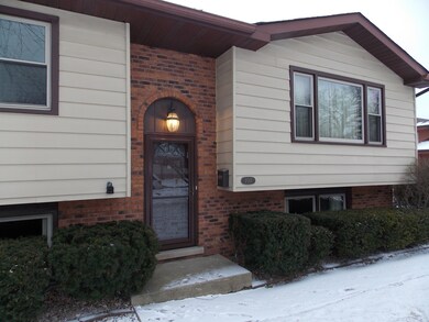 2513 Berry Ct unit 4, Waukegan, IL 60085 - photo 2