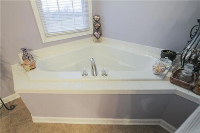 Master Suite Garden Tub