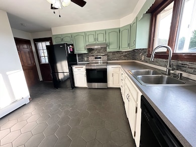 115 Andrews St, Fall River, MA 02724 - photo 7