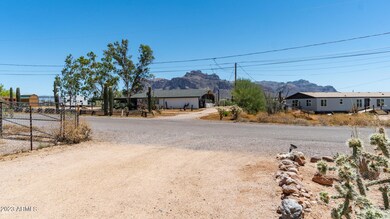 2570 East Scenic Street-3