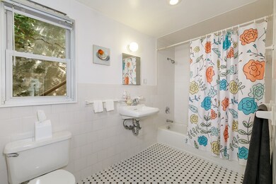 31 Osgood St, Somerville, MA 02143 - photo 7