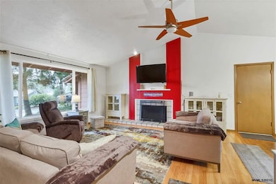 754 J David St SE, Salem, OR 97306 - photo 4