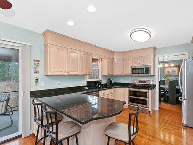 7 Donovan Dr, Framingham, MA 01701 - photo 4